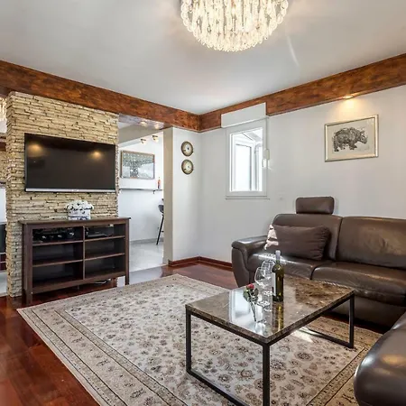 Luxury Nika&nano Apartment
